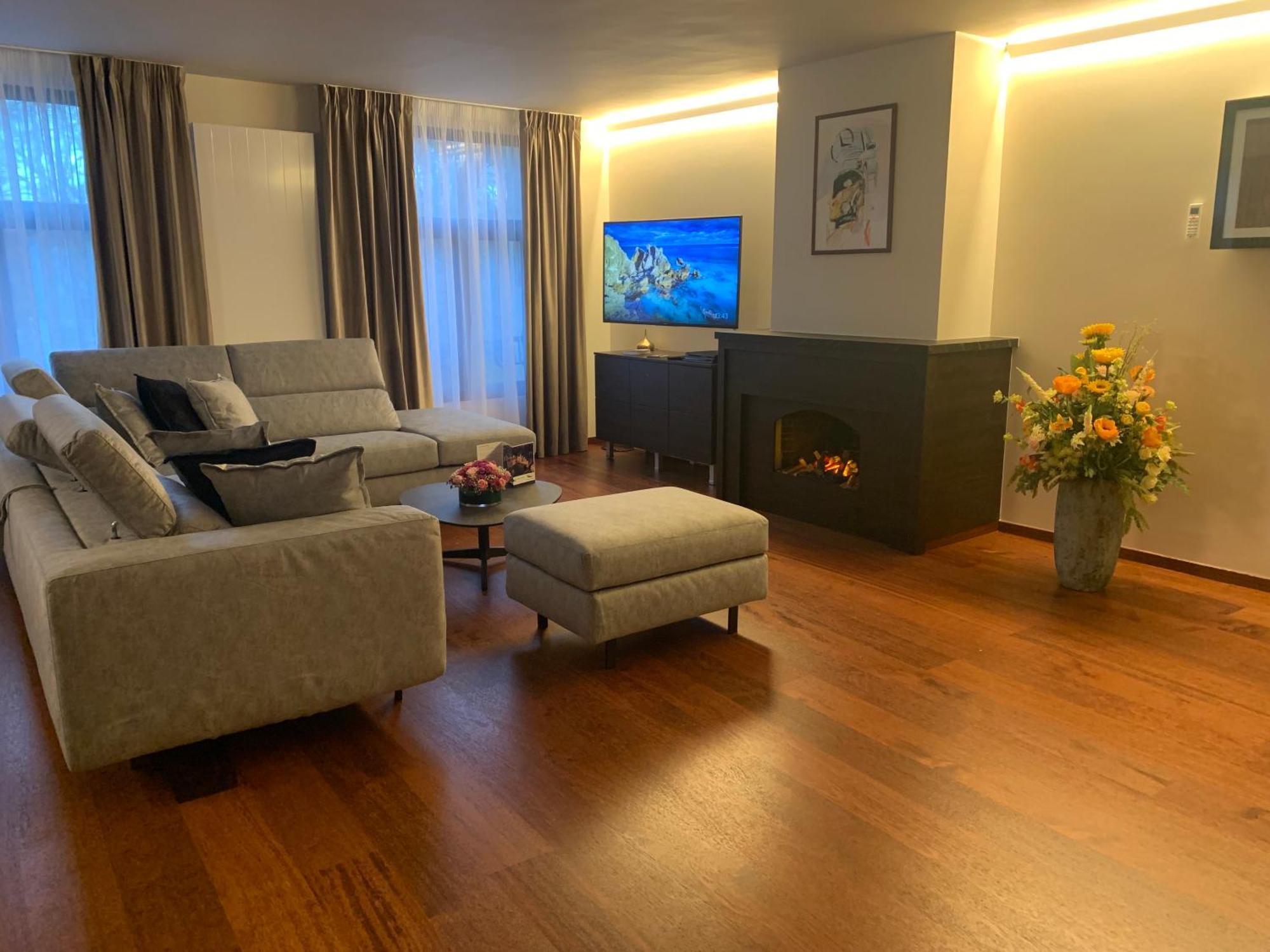 Botanique Suites Airbnb, Antwerpen Eksteriør billede