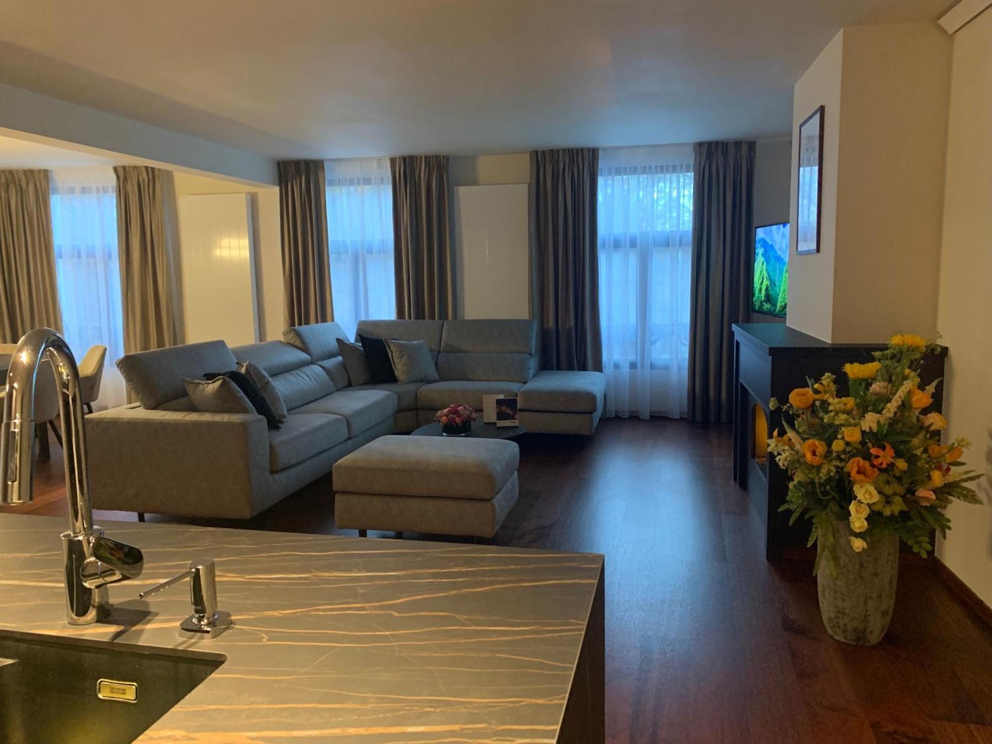 Botanique Suites Airbnb, Antwerpen Eksteriør billede