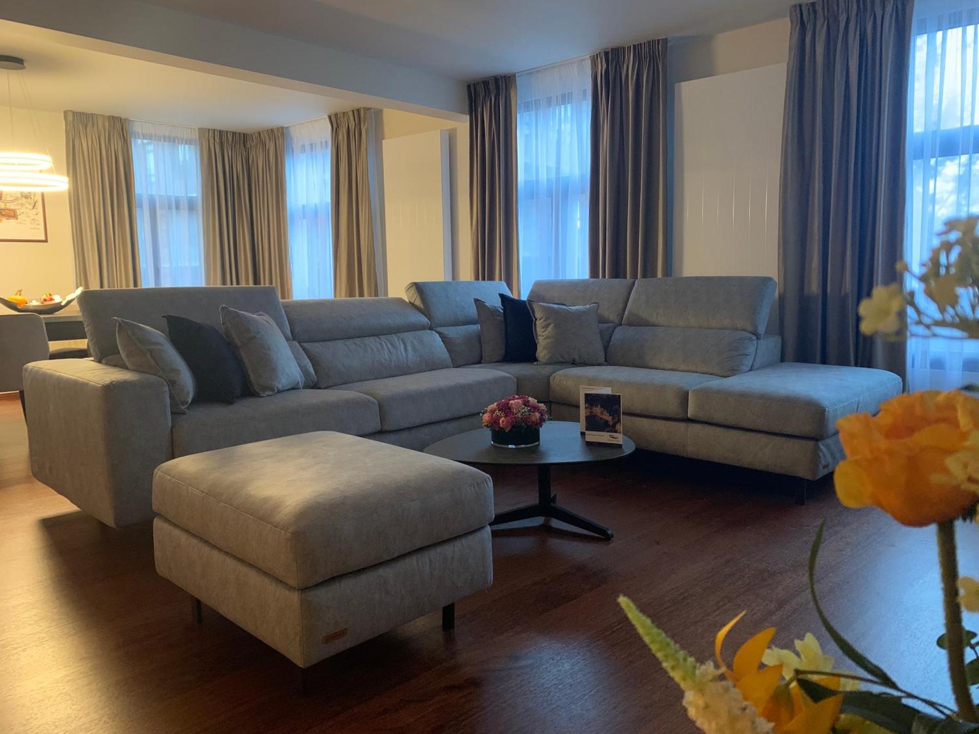 Botanique Suites Airbnb, Antwerpen Eksteriør billede
