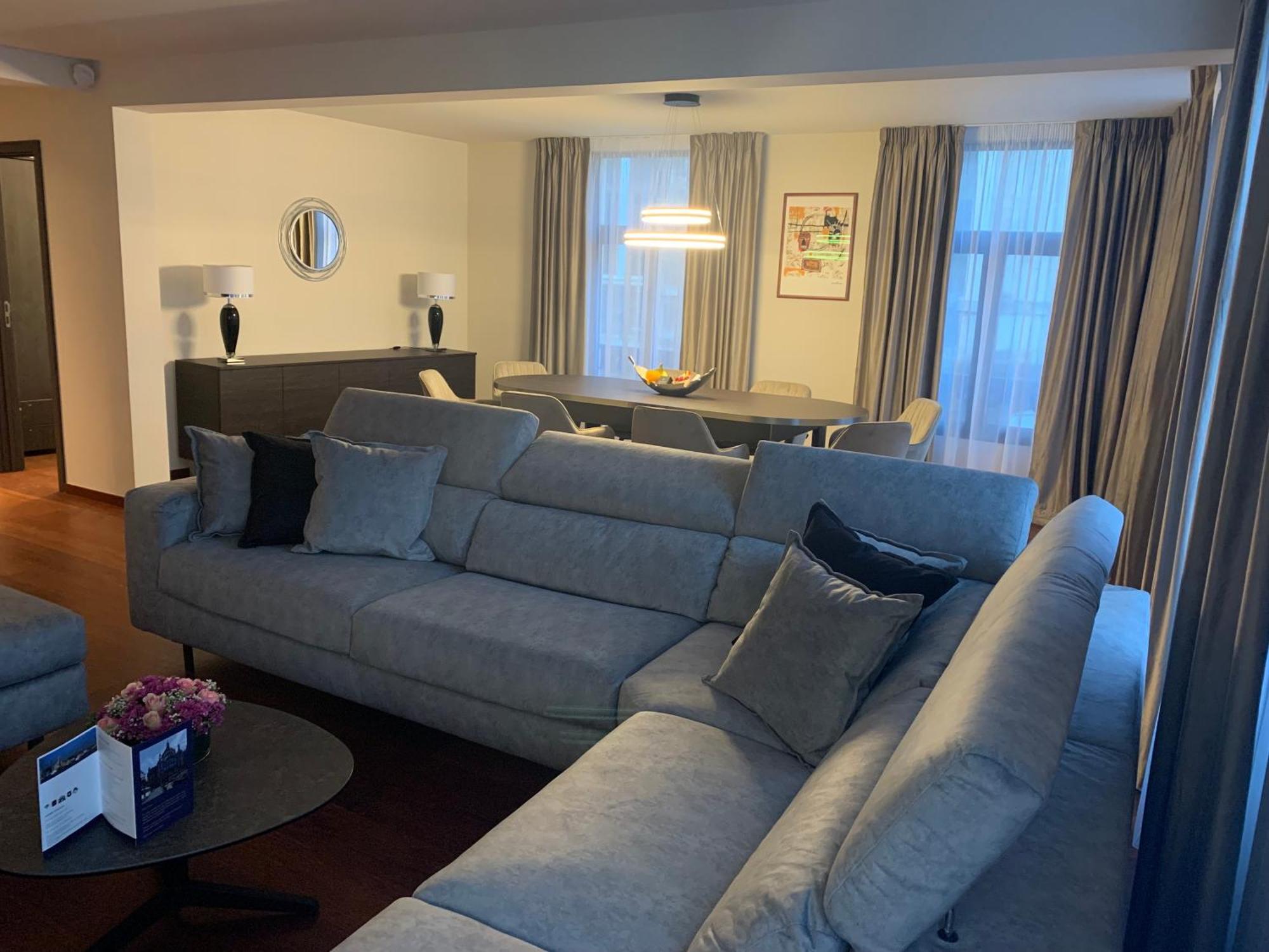 Botanique Suites Airbnb, Antwerpen Eksteriør billede