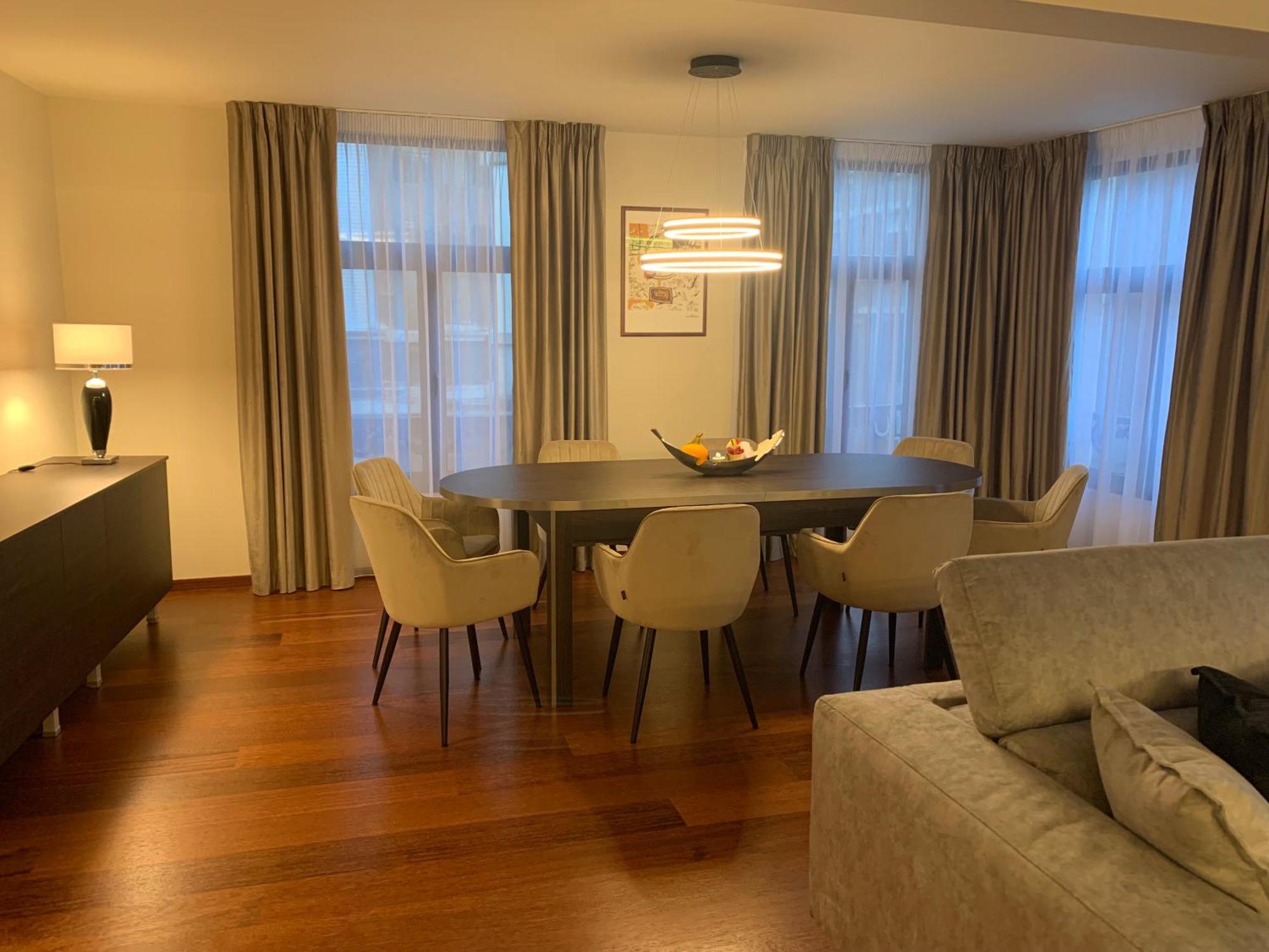 Botanique Suites Airbnb, Antwerpen Eksteriør billede