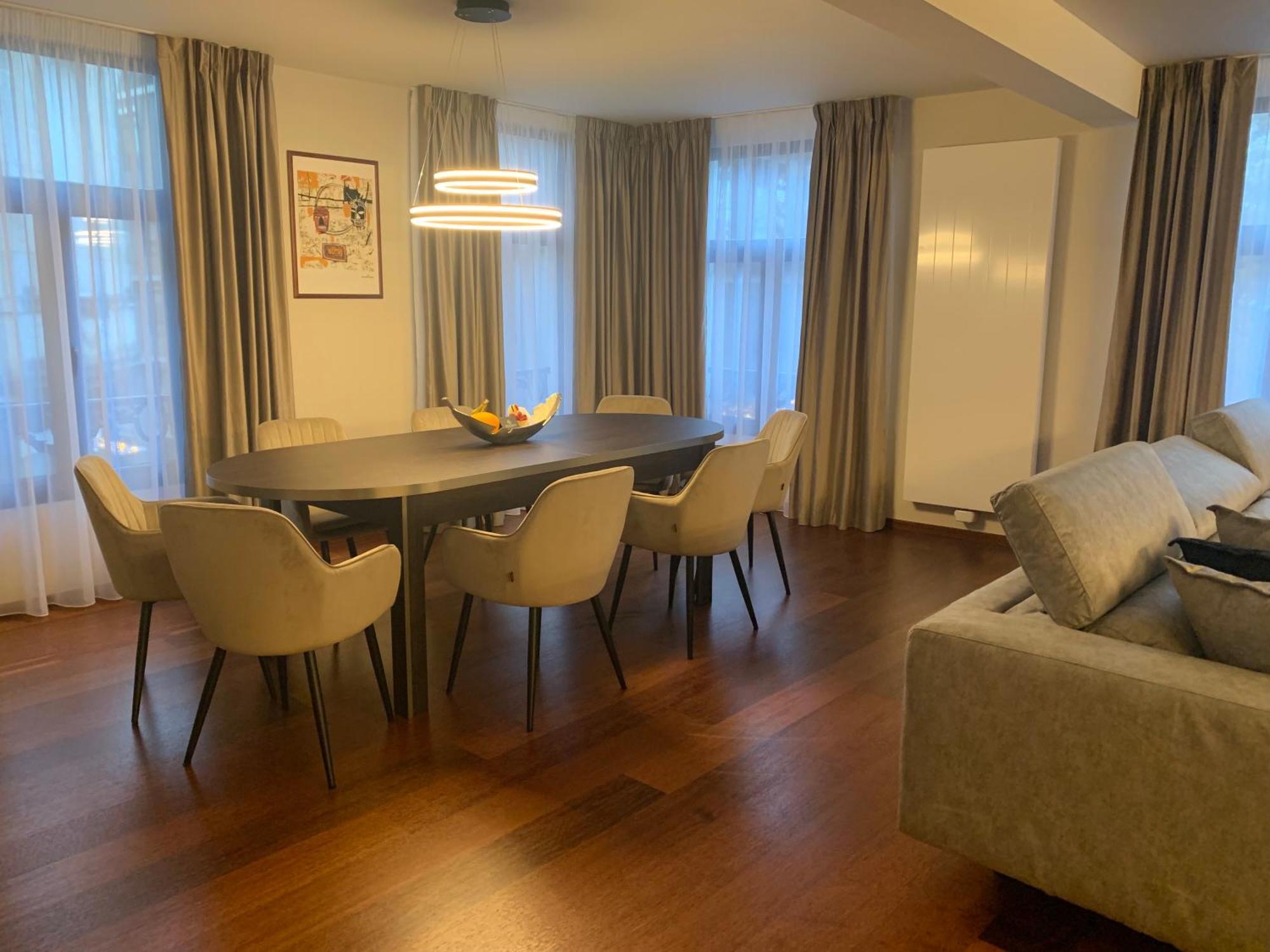Botanique Suites Airbnb, Antwerpen Eksteriør billede