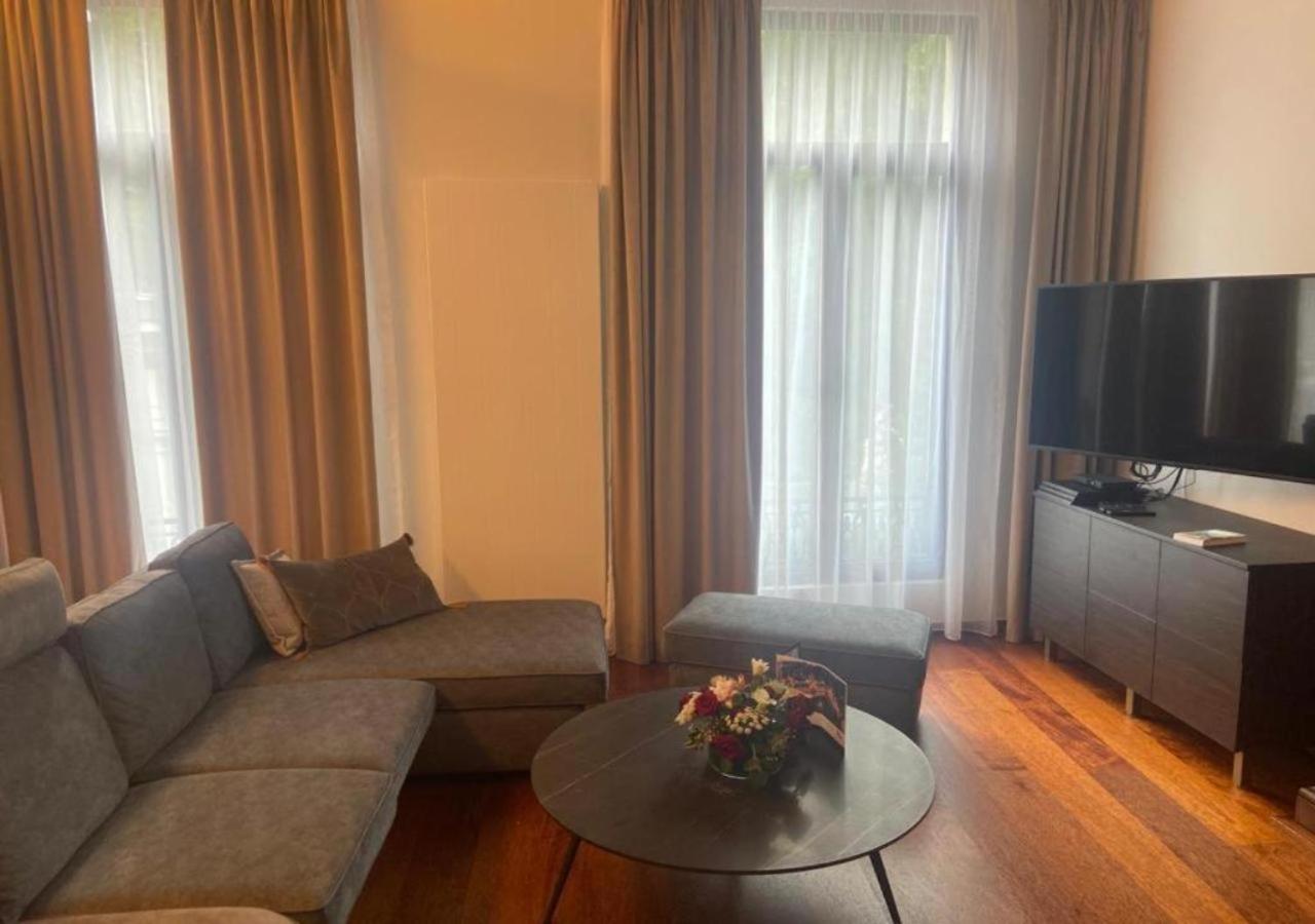 Botanique Suites Airbnb, Antwerpen Eksteriør billede